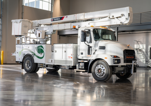 Optima HR55 aerial device powered by the HyPower SmartPTO by Viatec on the Mack MD7 Electric chassis to deliver a zero-emissions utility truck that can drive farther and haul more cargo